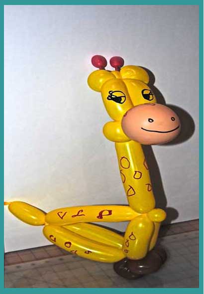 bjorns-giraffe-balloon